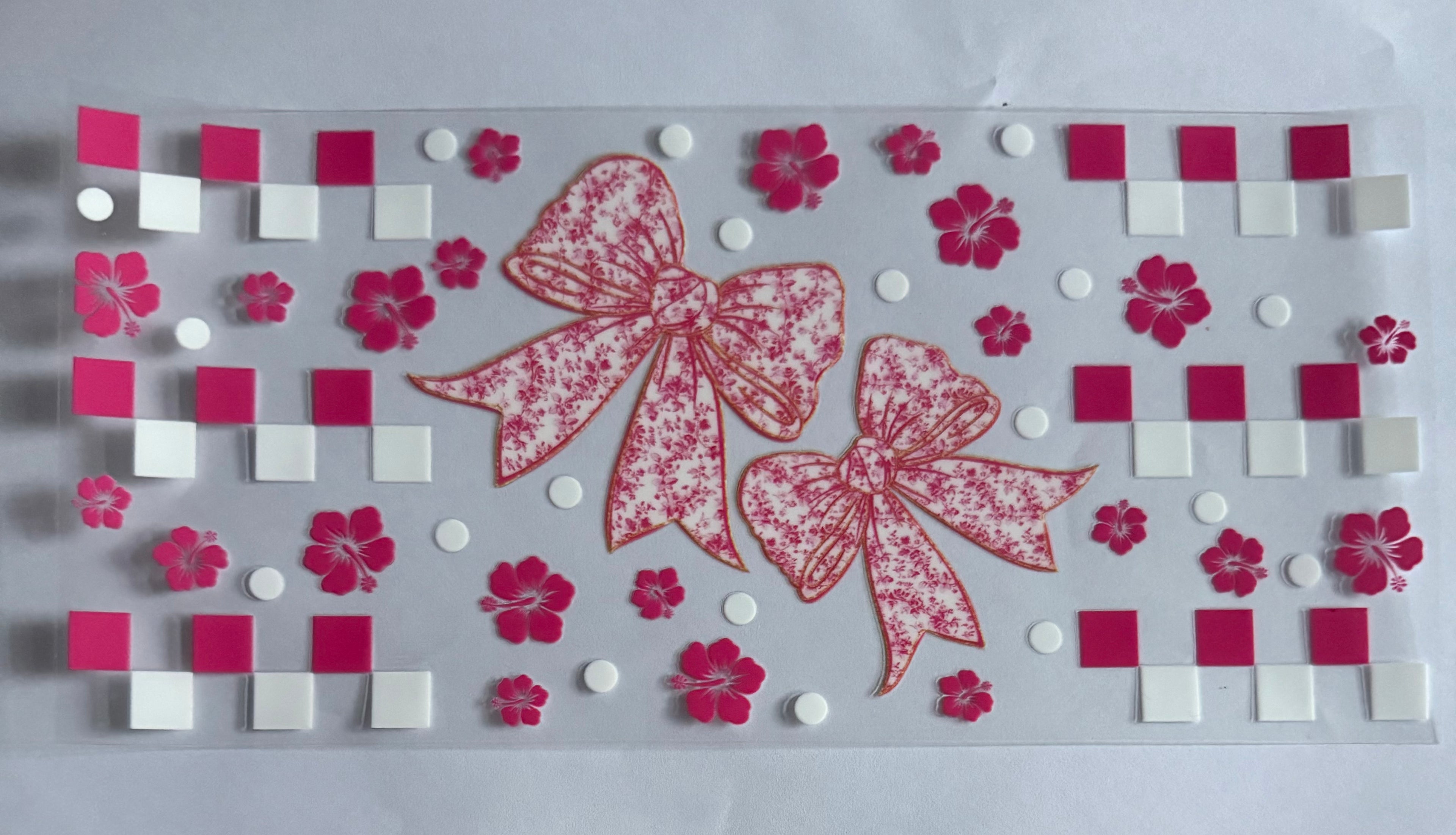 Bows with checkers and hibiscus